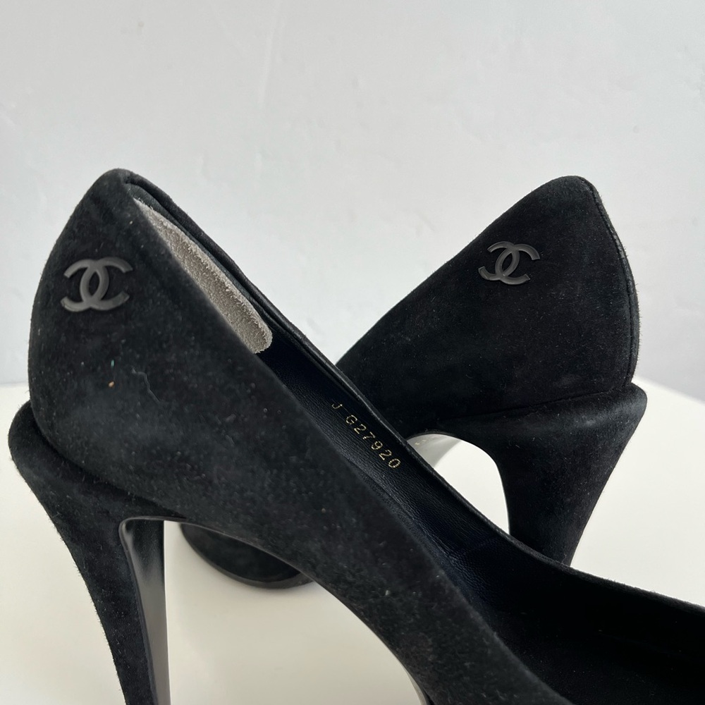 Auth VTG CHANEL Suede Platform Heels - Picture 5 of 12